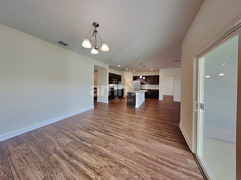 Building Photo - 5933 Hampton Creek Rd