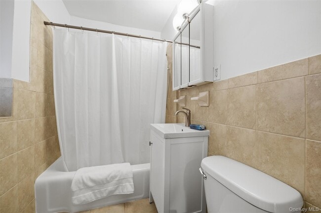 Building Photo - 555 Broadway