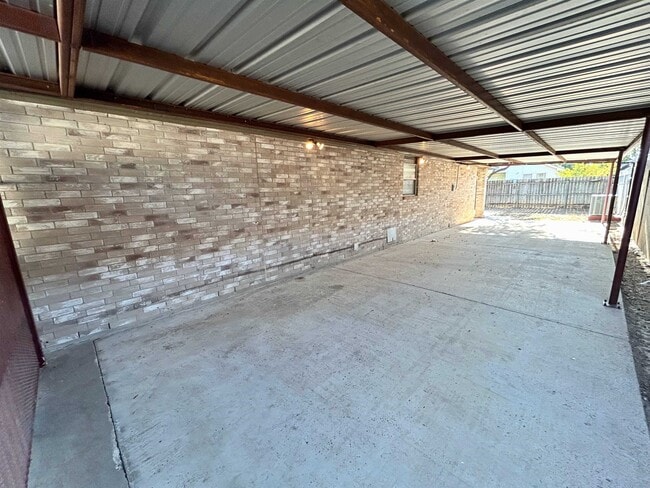 Building Photo - 9108 Tundra Ave