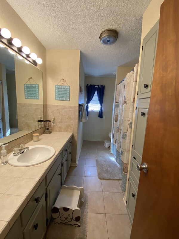 Building Photo - 5510 Greentree Ave