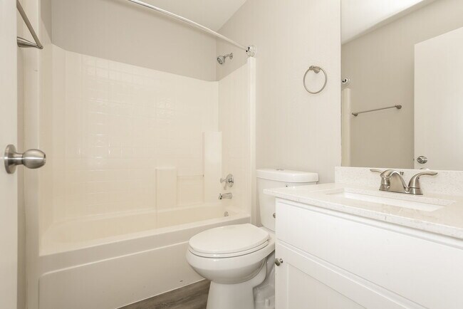 Building Photo - 523 Roberta Alecia Ave