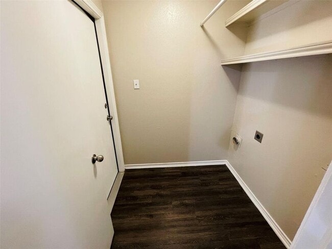 Building Photo - 2431 Deer Run