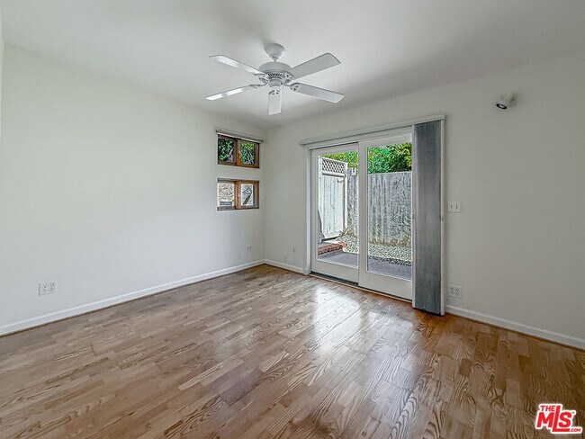 Building Photo - 2123 Sycamore Canyon Rd