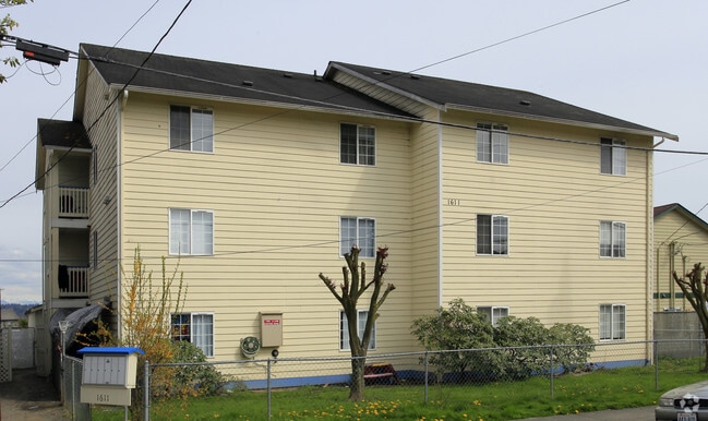 Building Photo - 1611 Chestnut St