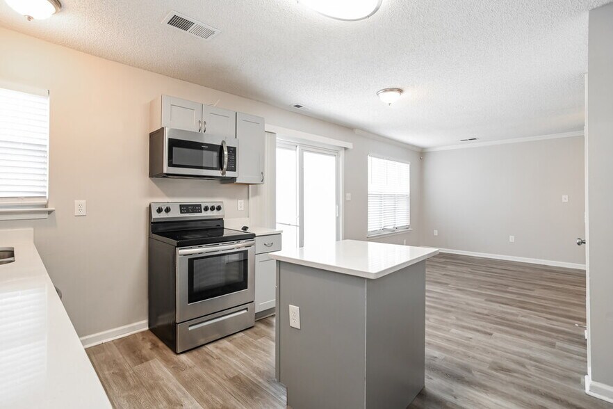 Building Photo - 4530 Fox Thorne Dr