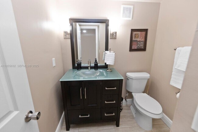 Building Photo - 16251 Golf Club Rd