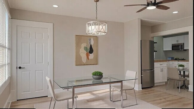 Building Photo - 121 W Moore St