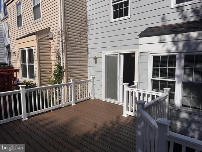 Building Photo - 14623 Devereaux Terrace