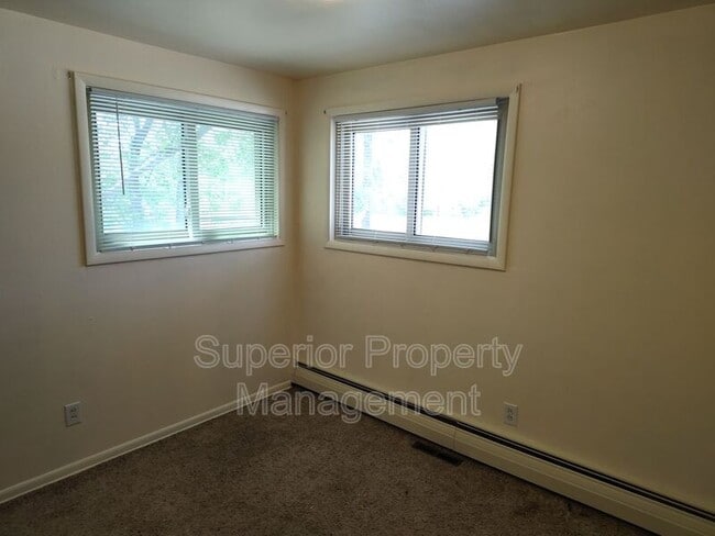 Building Photo - 3021 Kelley Dr