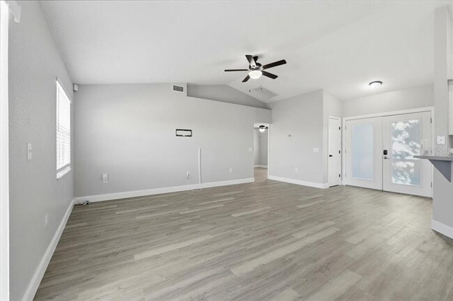 Building Photo - 985 Highland Crest Cir