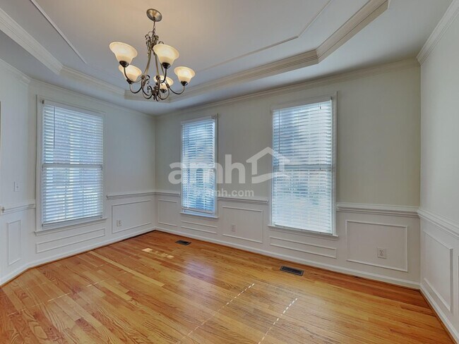 Building Photo - 905 Alba Rose Ln