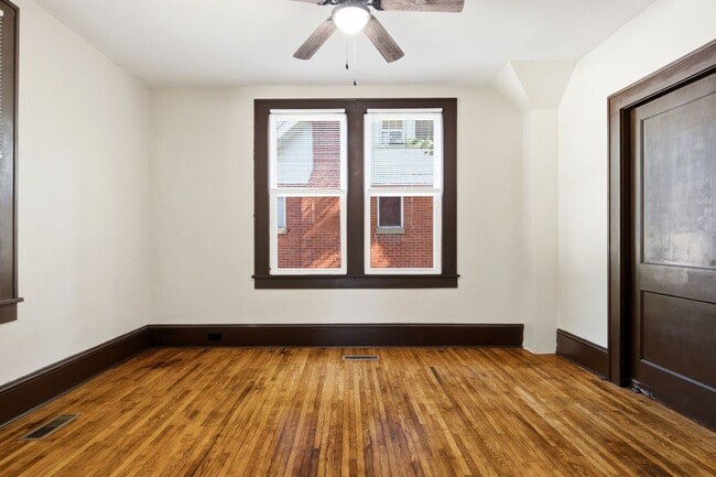 Building Photo - 221 S Washington Ave