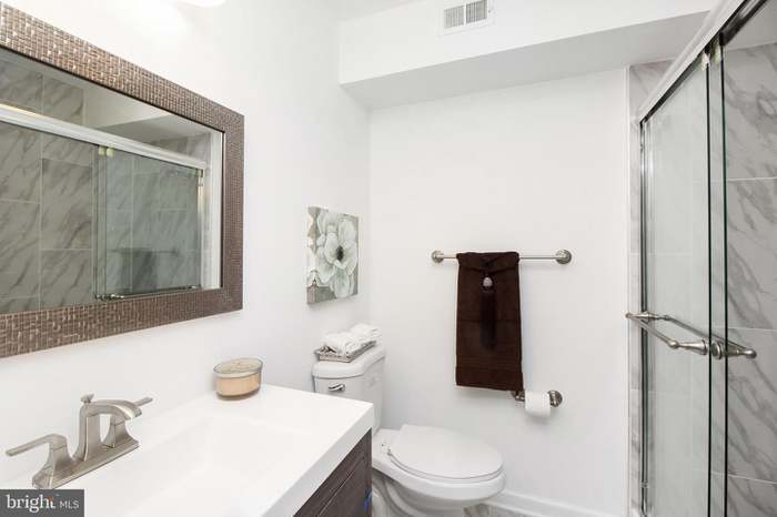 Bathroom in master BR - 2703 Tarnbrook Dr