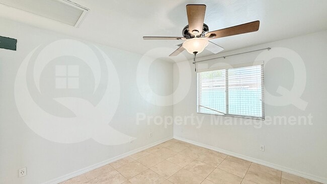 Building Photo - 2212 E La Mirada St