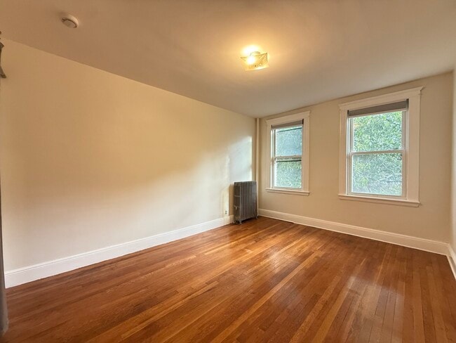 Building Photo - 32 Sidlaw Rd