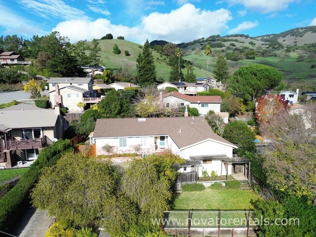 Building Photo - 40 Martinez Ct