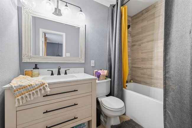 Building Photo - 18530 Trail Bend Ln