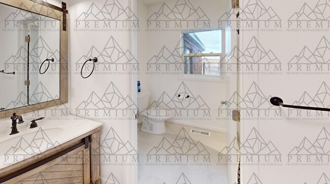 Building Photo - Cozy 2 bedroom 1 bath updated home!