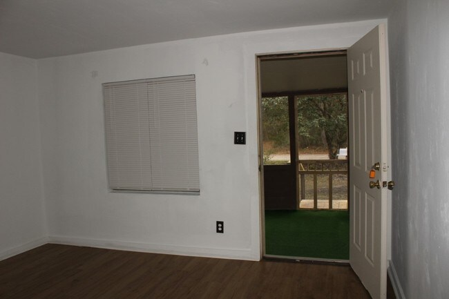 Building Photo - 65 Noble Rd