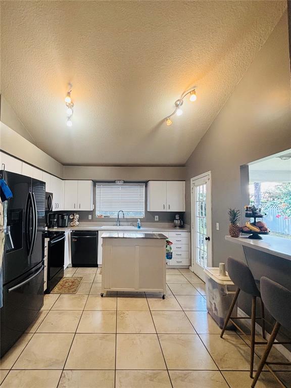 Building Photo - 17629 Esprit Dr