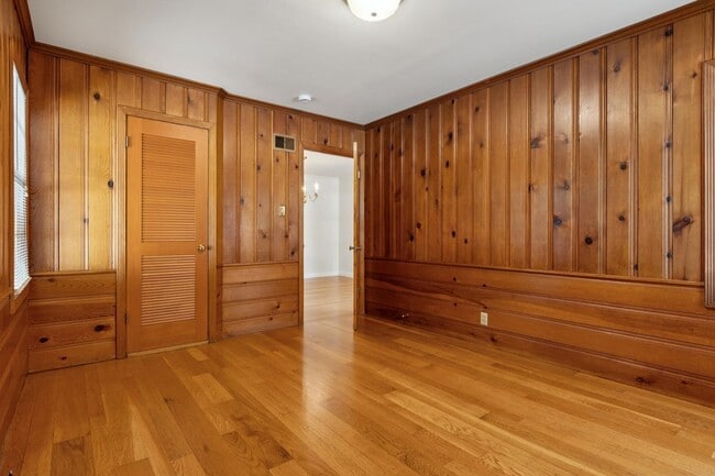 Building Photo - Beautifully Appointed Atherton Estate with Pool & Outdoor Entertaining