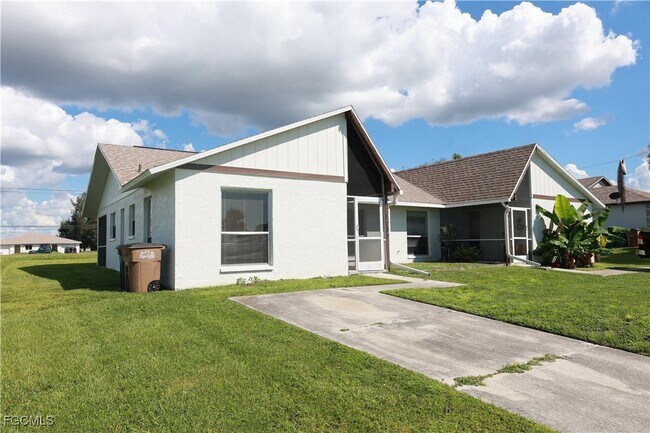 Primary Photo - 1733 NE 7th Pl