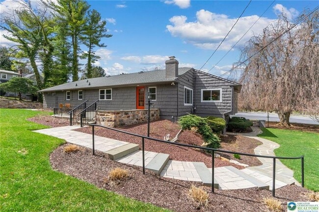 Building Photo - 2824 College Dr