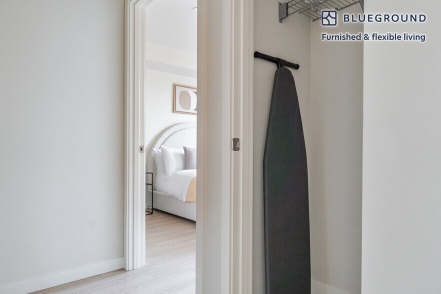 Building Photo - 18004 Midvale Ave N