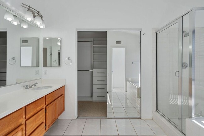 Building Photo - 1426 Rancho Hills Dr