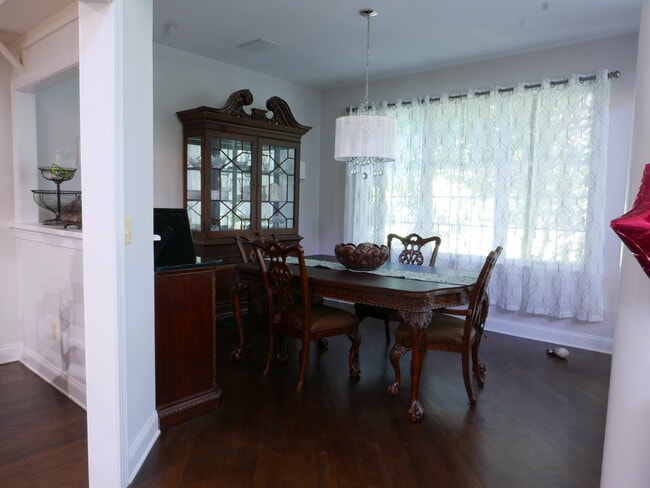 Dining Room - 8 Meadowbrook Club Way