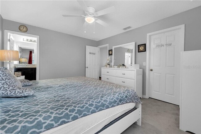 Building Photo - MOVE IN SPECIAL!!! Half A  MONTHS RENT!!!!...