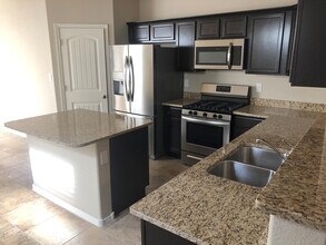 Building Photo - Spacious 4 bedroom Rio Rancho home in Enchanted Hills! Refrigerated air. Right off 550