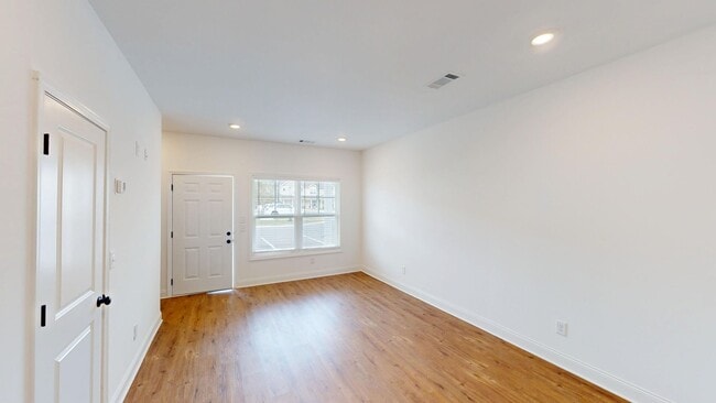 Building Photo - Creekside Unit With Flex Room- Villages at Bear Creek in Columbia, TN