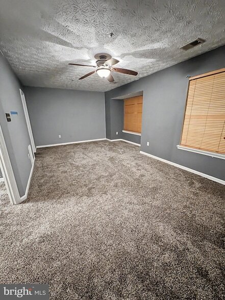 Building Photo - 16312 Elkhorn Ln