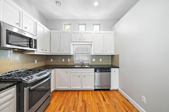 Building Photo - 2710 Hullsmith Dr