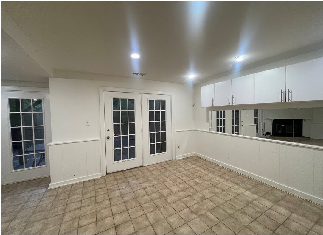 Building Photo - 7727 Rockledge Ct