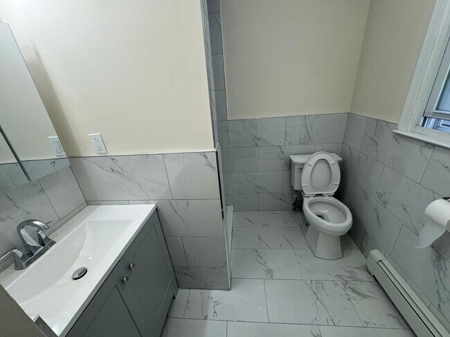 Building Photo - 89 McAdoo Ave