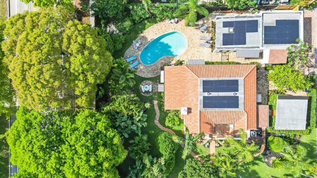 Building Photo - 400 33rd St