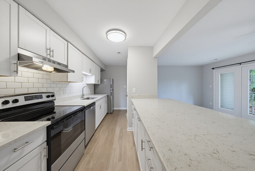Fully Remodeled Kitchen - 2030 Quaker Landing