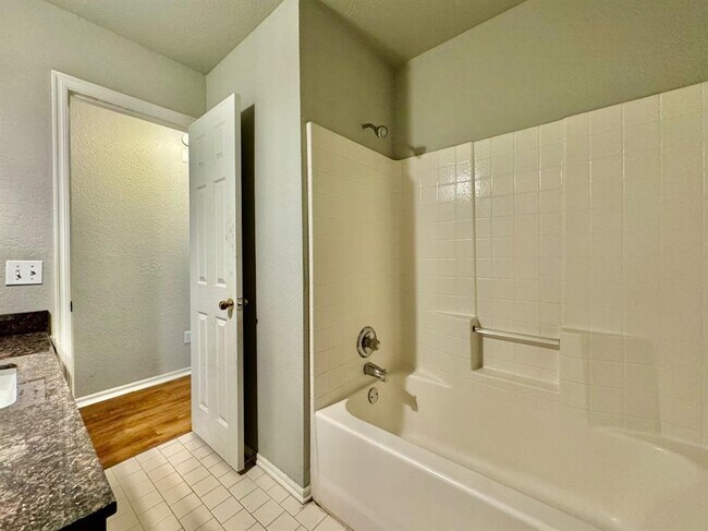 Building Photo - 633 NW 121st St