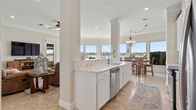 Building Photo - 331 Old Aqua Landing E