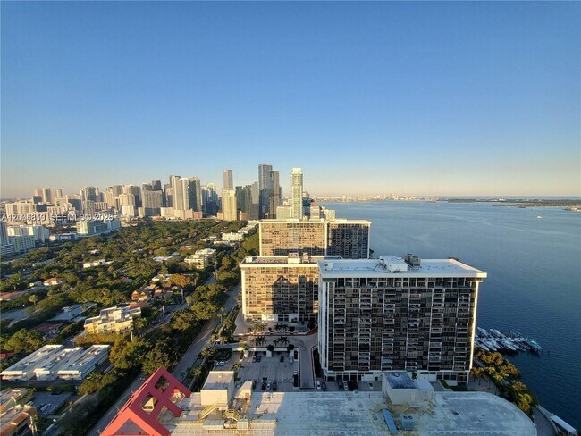 Building Photo - 2101 Brickell Ave