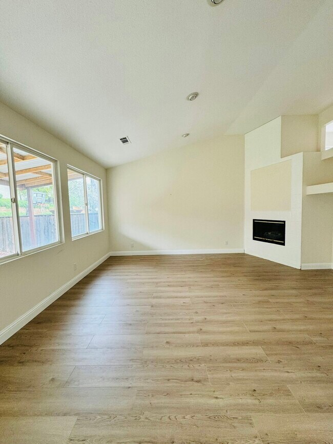 Building Photo - 5368 Rockrose Way
