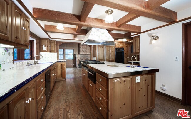 Building Photo - 10439 Seabury Ln