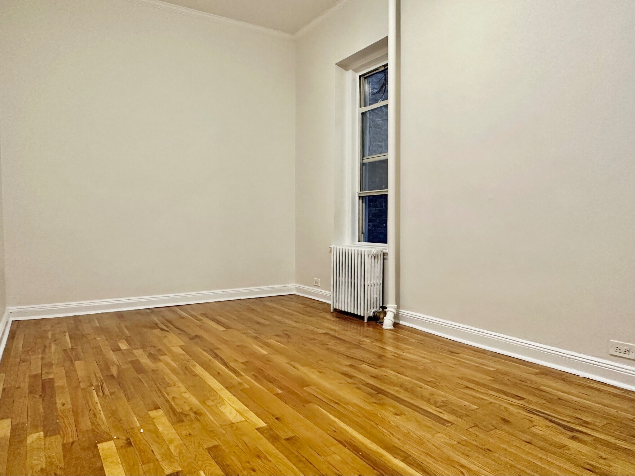 Building Photo - 328 W 83rd St