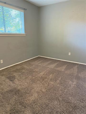 Building Photo - 616 E Main St