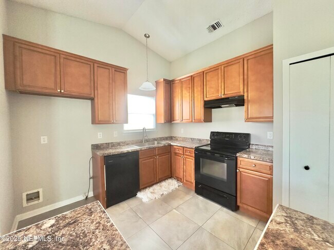 Building Photo - 8475 Seton Ct