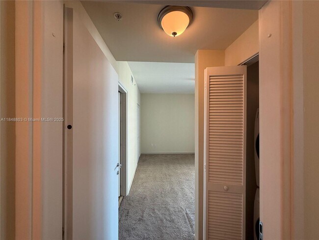 Building Photo - 300 S Biscayne Blvd