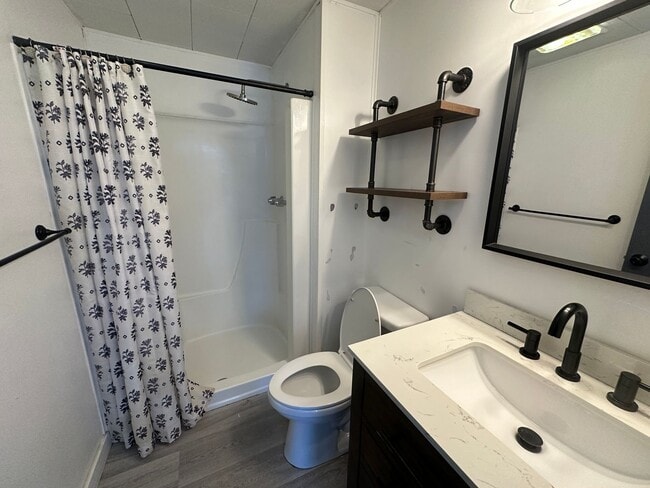 Building Photo - 5836 East Lane - Single Family ready for move in!