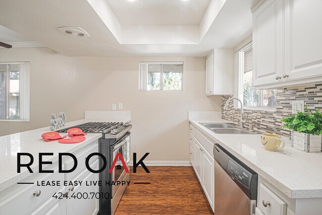 Building Photo - 861 Glencliff St